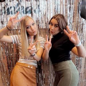 Meet your Posher, Olivia